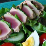 Timeless Tuna Niçoise: A Classic Salad with Fresh Flair