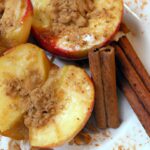 Cozy Baked Apples with Cinnamon & Oats: A Healthy Delight
